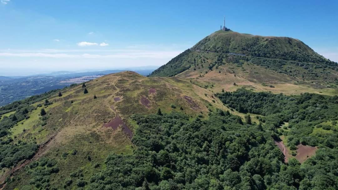 Iris, Gite Saint Antoine, Orcival, Entre Sancy Et Volcans D'Auvergne 외부 사진