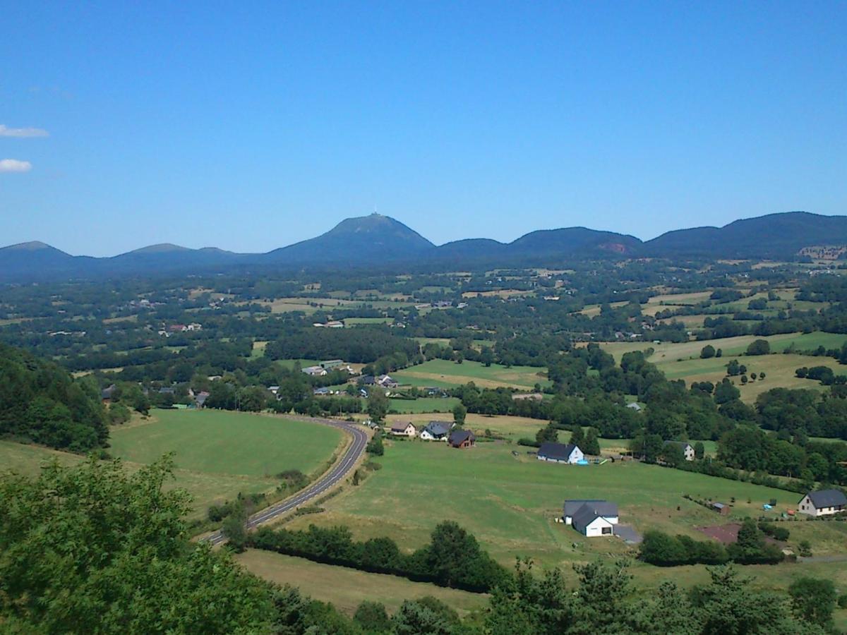Iris, Gite Saint Antoine, Orcival, Entre Sancy Et Volcans D'Auvergne 외부 사진